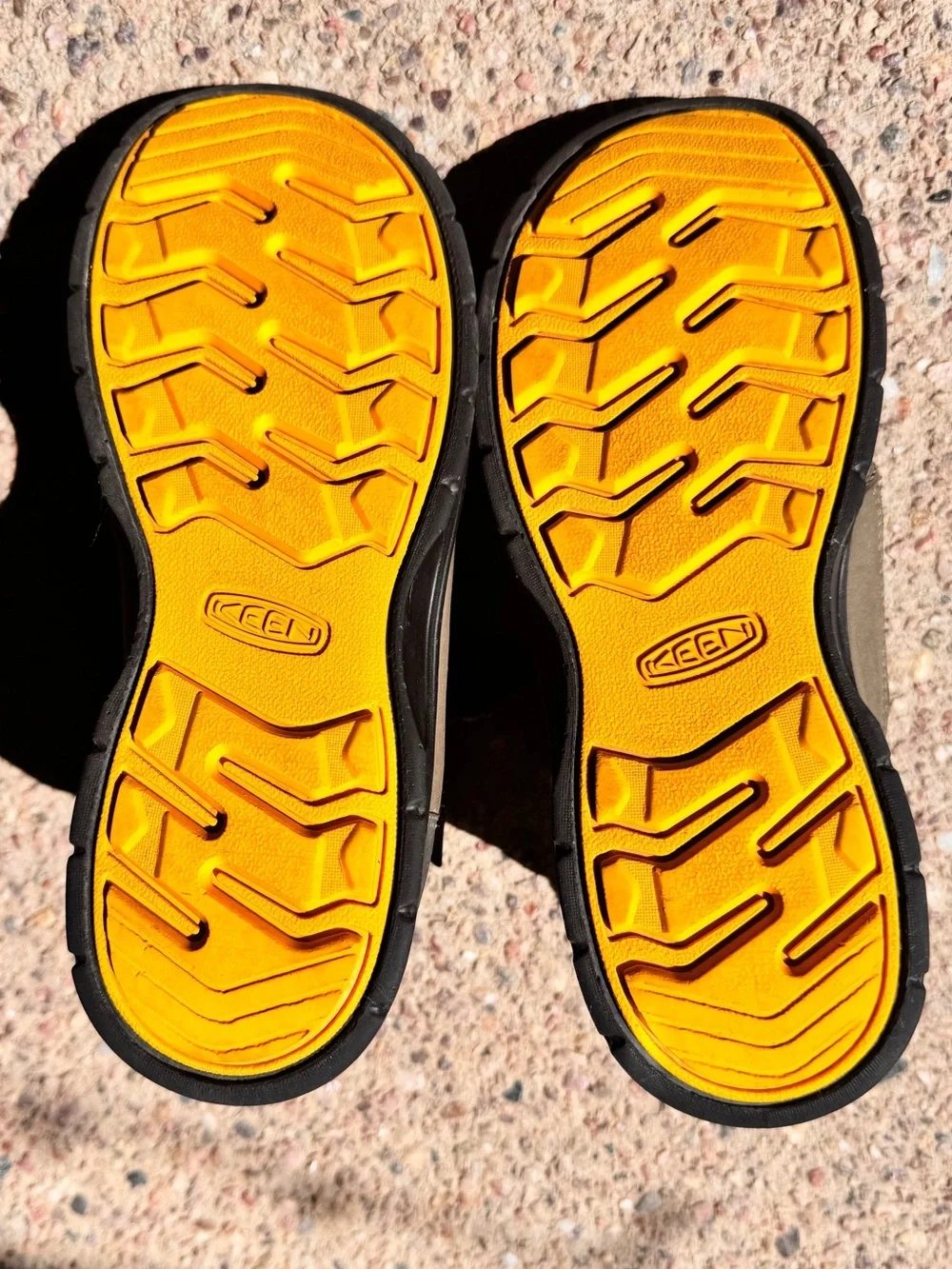 LUC KEEN big girls/women sz 5 gold and green Hiking Shoes